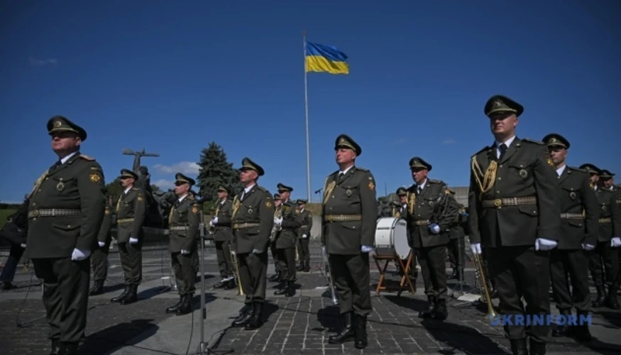 У Києві підняли Прапор Незалежності за присутності шести лідерів Європи